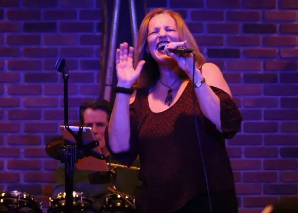 Debbie-Major